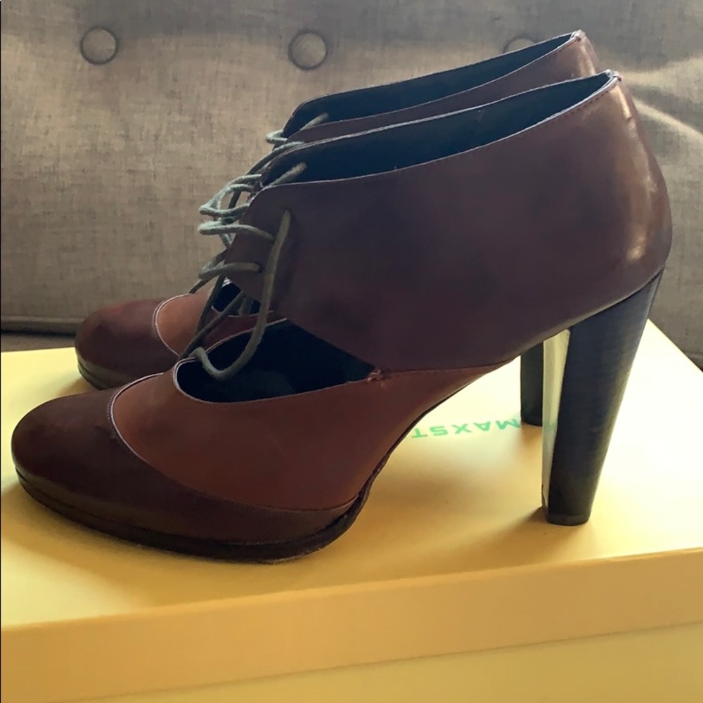 Max Studio Brown Heeled Booties